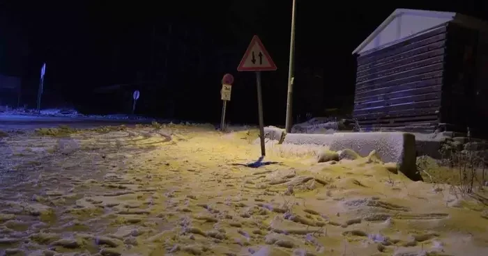 Bursa’da kar yağışını görenler gece yarısı Uludağ’a akın etti