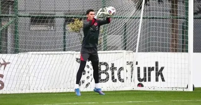 Kafileden ayrılan Berke Özer den ilk açıklama: TFF ye yanıt verdi Futbol Haberleri