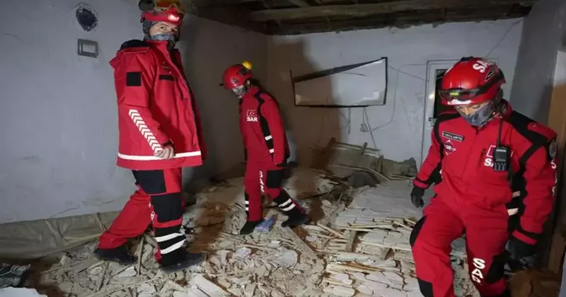 Düğün hazırlığı yaparken dehşeti yaşadılar! Evin tavanı başlarına yıkıldı: 6 yaralı