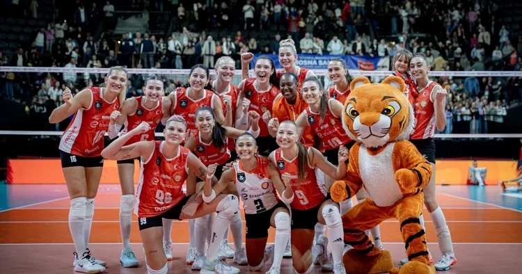 Eczacıbaşı Dynavit set vermeden kazandı!