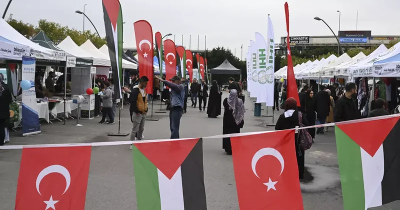 İstanbul da AVM lerde Gazze için hayır çarşıları kuruldu