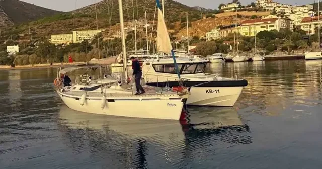 Datça da yelkenli teknede 42 düzensiz göçmen ve 2 göçmen kaçakçısı yakalandı Muğla Haberleri