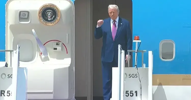 Son dakika... Trump ın, Orta Doğu turu başladı: Suudi F 15 ler eşlik etti
