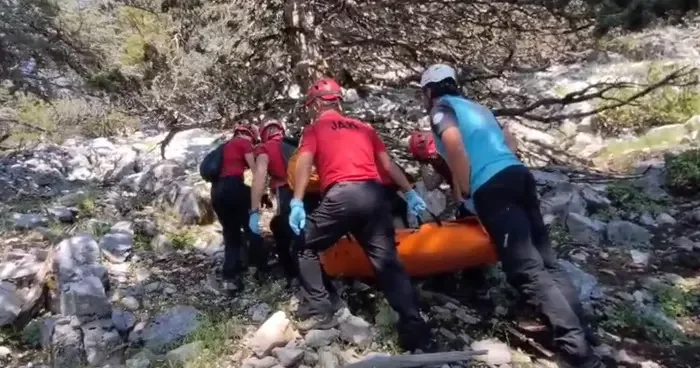 Muğla ya tatile gelmişti! Alman uyruklu paraşütçü metrelerce yüksekten yere çakıldı