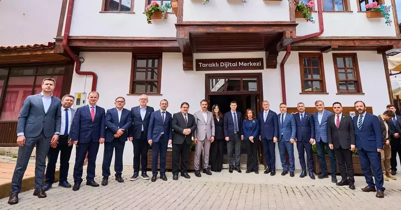 ‘Yarının Köyleri’ projesinin üçüncü durağı olan Taraklı Dijital Merkezi ilk altı ayını tamamladı