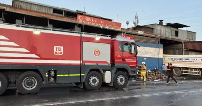 İzmir de geri dönüşüm tesisinde çıkan yangın söndürüldü