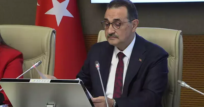 AK Partili Dönmez: Raporumuz, Türkiye nin yapay zeka politikalarına yön verecek
