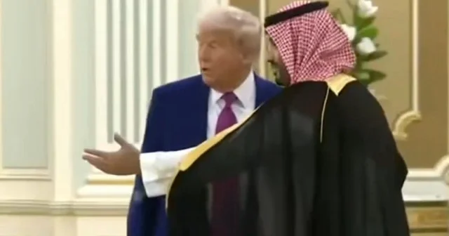 Masasını karıştıran Trump ı Prens Selman yönlendirdi VİDEO İZLE