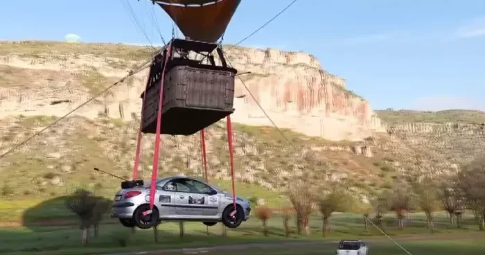 İlginç anlar! Aksaray a gelen yabancı ralliciler otomobil uçurdu