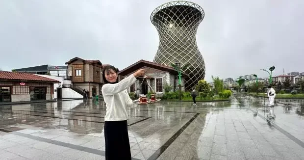 Rize haberleri Türk çayı demleme ustası Japon çaycı, Rize de çay demledi 13 Mayıs 2025