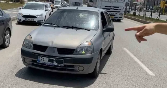 Aksaray da plakasını bantla kapatıp yola çıkan sürücü yakalanınca Cenazemiz var dedi VİDEO İZLE