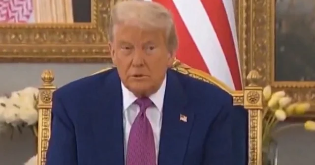 Saygısızlık değil hikayesi acı: Trump Riyad’da ikram edilen kahveyi bakın neden içmedi? VİDEO İZLE
