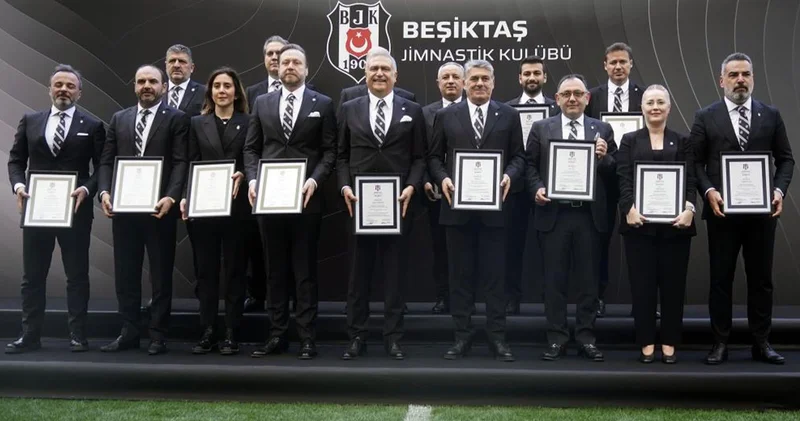 Beşiktaş ta Başkan Serdal Adalı ve yönetimi mazbatalarını aldı