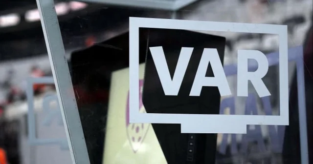 Hakemlerin VAR diyalogları yayında: İşte 35. haftanın kritik anları! Video Spor Haberleri