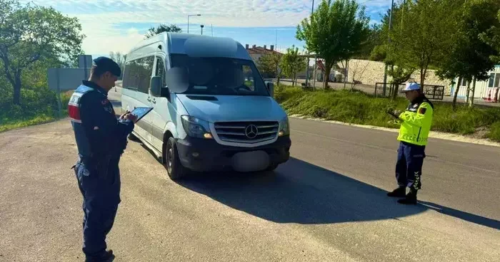 Okul çevresindeki şüphelilere geçit yok: 27 kişi yakalandı