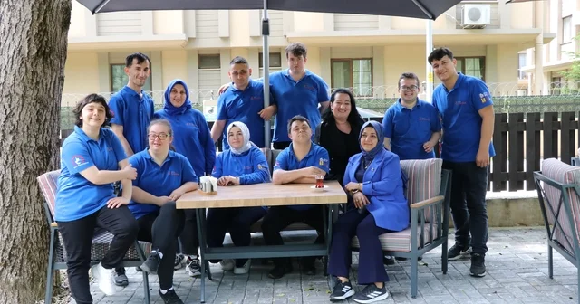 Kusursuz Kafe nin kusursuz çalışanları Düzce Haberleri