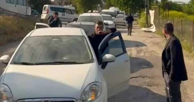 Yalova da alt geçitte yol verme tartışmasında kadın sürücü trafiği kilitledi Yalova Haberleri