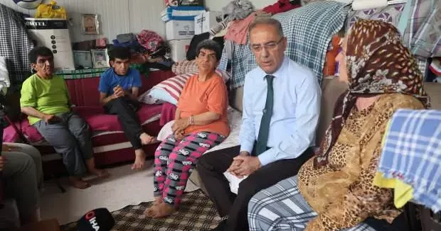Hatay haberleri Ömrünü 3 engelli evladına adayan 72 yaşındaki anneyi sevindiren haber 13 Mayıs 2025