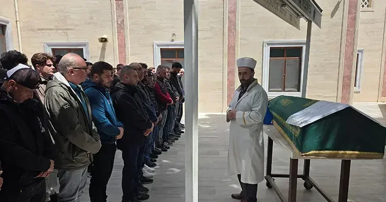 Eski futbolcu geçirdiği trafik kazasında hayatını kaybetti