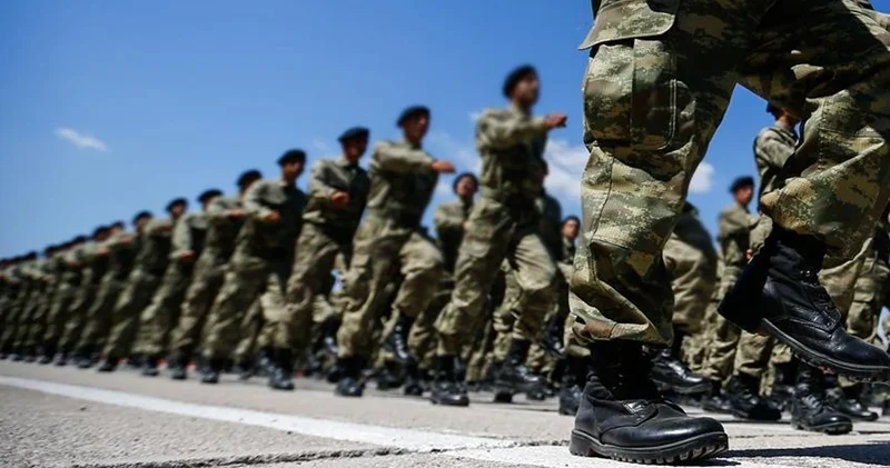 Askerlik süresi düşecek mi? Uzun dönem askerlik 6 aydan 3 aya mı düşüyor? MSB den açıklama geldi mi?