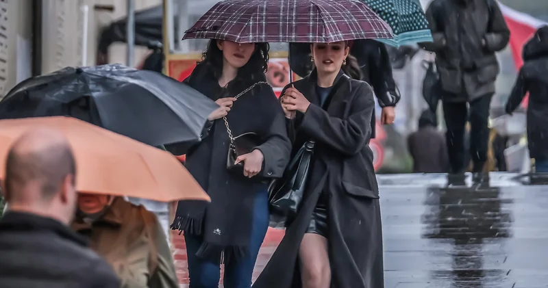 Hastalık havaları geri döndü! İstanbullular 1 haftada 3 mevimi yaşayacak! 13, 14, 15, 16, 17 ve 18 Mayıs İstanbul hava durumu...