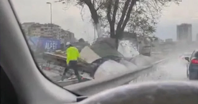D 100 de alçı döküldü trafik kilitlendi VİDEO İZLE