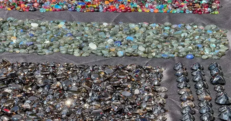 İstanbul’da pırlanta kaçakçılarına operasyon: 250 milyon liralık değerli taş ele geçirildi