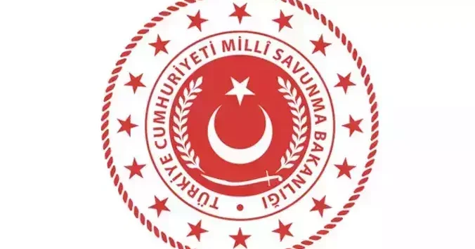 MSB: SH 70 helikopterimiz teknik bir arıza nedeniyle denize acil iniş yapmıştır