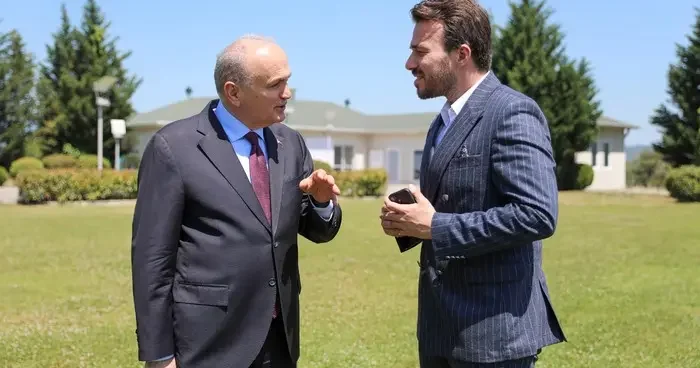 Cumhurbaşkanı Erdoğan ile viral olan görüşmesini anlattı... Faruk Özlü den çok konuşulacak belediye çıkışı! Ekrem Bey e Allah çok büyük bir görev nasip etti ama...