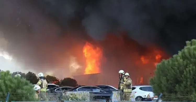 İstanbul’da fabrikada yangın çıktı