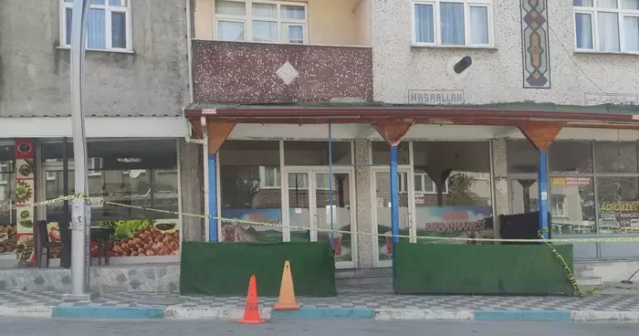 İki kardeş arasındaki kavgayı ayırmaya çalışırken silahla vuruldu, hayatını kaybetti!