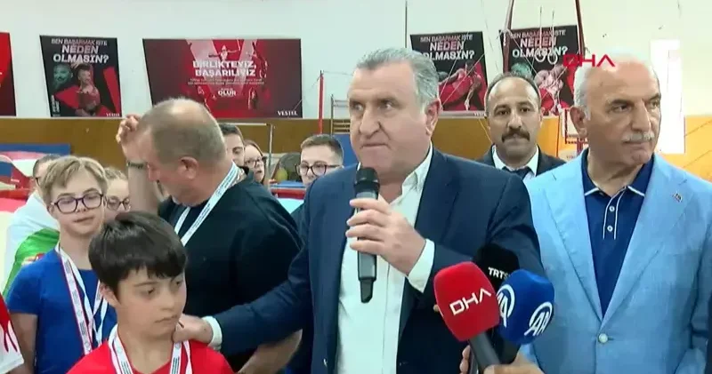 Bakan Bak, DSIGO Cimnastik Avrupa Şampiyonası nın ödül törenine katıldı