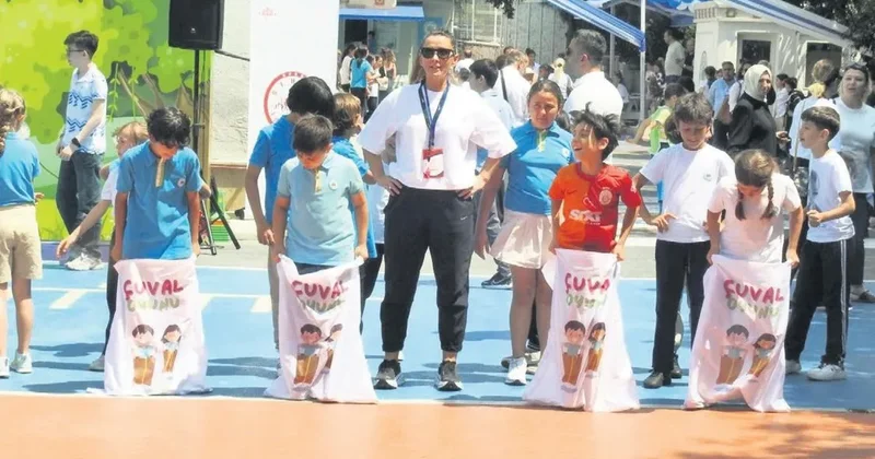 Okul bahçesinde festival coşkusu