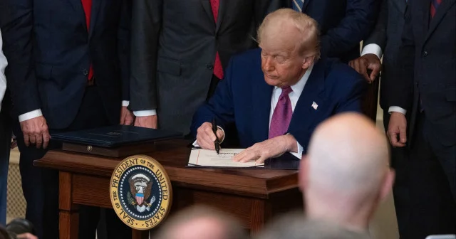 Trump, ithal otomobillerin vergisini artırabileceğini söyledi Dünya Haberleri