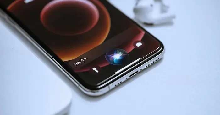 Bir kaynak, Apple ın yapay zeka desteğiyle daha da akıllanacak yeni Siri yi ne zaman sunacağını paylaştı
