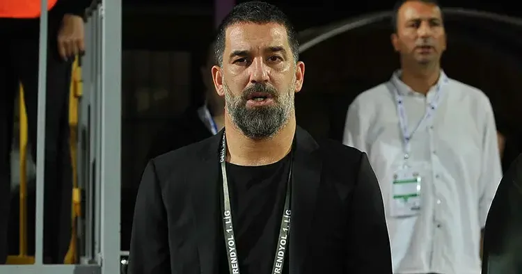 Arda Turan cevapladı! Türkiye den transfer yapacak mı?