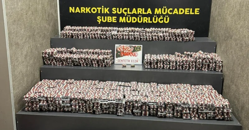 İzmir de 79 bin 854 sentetik ecza hapı ele geçirildi