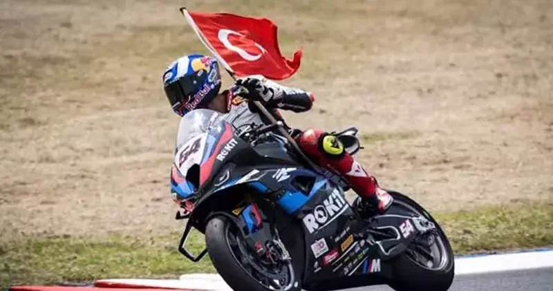 Toprak Razgatlıoğlu, podyum mücadelesi için İtalya’da