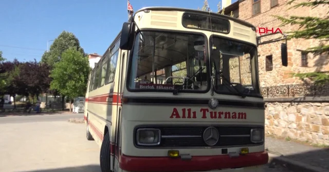 Yürüyen bir kültür müzesi: 1985 model ‘Allı Turnam’ otobüsüyle Anadolu’yu geziyor VİDEO İZLE