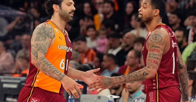 Galatasaray da bir dönem sona erdi! 601 maçta forma giyen Göksenin Köksal a veda