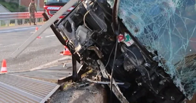 Bingöl’de yolcu otobüsü yan yattı: 3 ağır yaralı VİDEO İZLE