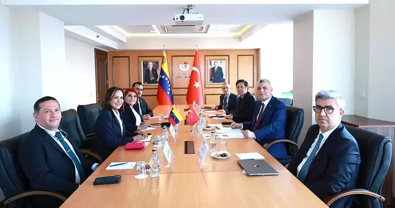 Bakan Bolat, Venezuela Ticaret Bakanı Calderon ve Turizm Bakanı Hernández ile bir araya geldi