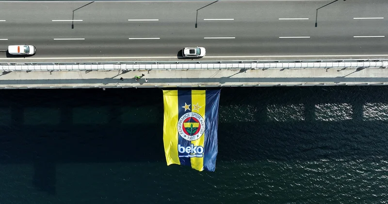 Fenerbahçe Beko nun bayrakları, 1915 Çanakkale ve Osmangazi Köprüsüne asıldı