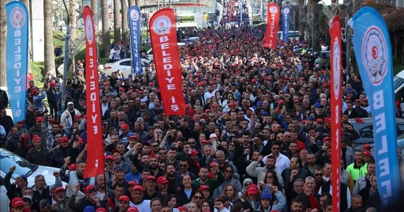 İzmir’de gerilim tırmanıyor! CHP li Cemil Tugay ile sendika bir kez daha karşı karşıya: Yeniden meydanlara ineriz!