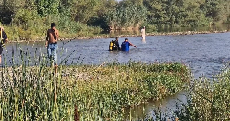 Dicle Nehri nde can pazarı: 3 kişiden 2 si kurtarıldı, 1 i aranıyor Sözcü Gazetesi