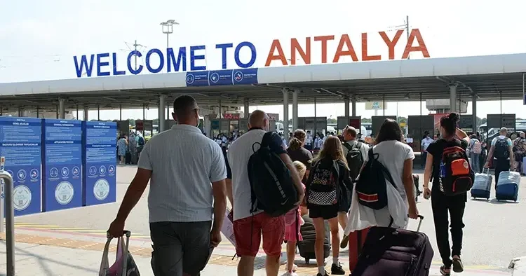Antalya da günlük turist rekoru kırıldı