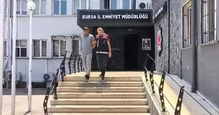 Kendisini kaymakam olarak tanıttı, sahte tören bile düzenlendi!