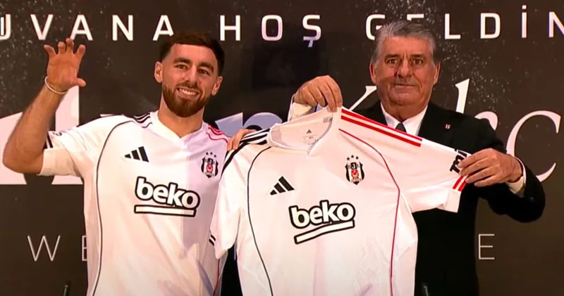 Beşiktaş’ın imza töreninde görülmemiş olay