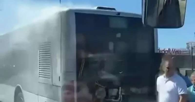 Metrobüste yine yangın çıktı