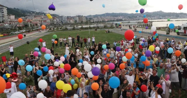 Rize de balonlar kanseri yenen minik Emir için gökyüzüne yükseldi VİDEO İZLE